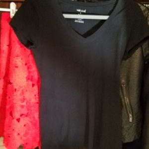Wet Seal Black T Shirt.  SZ L